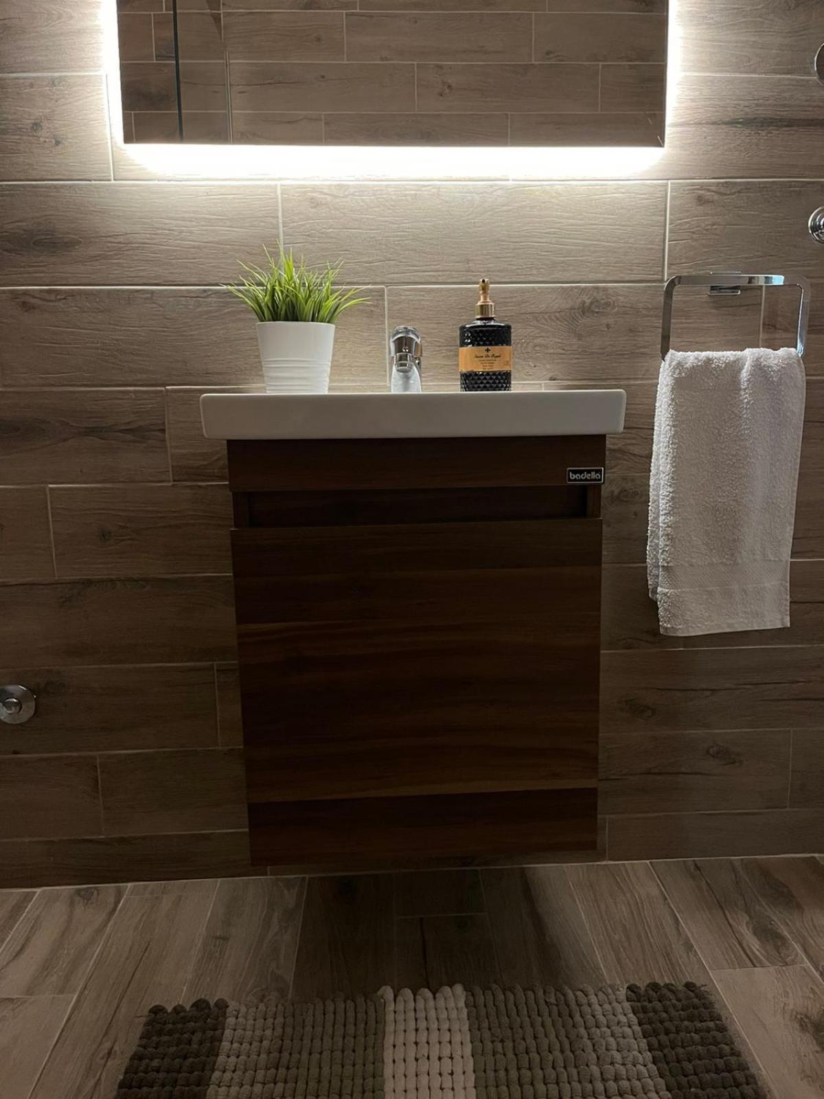 Apartmani Tesla ソコバニャ 部屋 写真